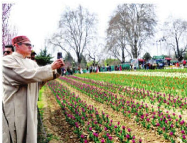 Kashmir's Iconic Tulip Garden Opened for Visitors by CM Omar Abdullah
