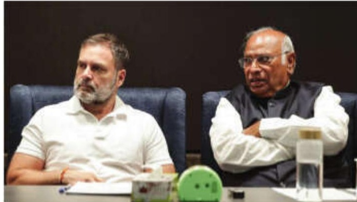 Kharge, Rahul slam central govt over Trump's tariffs