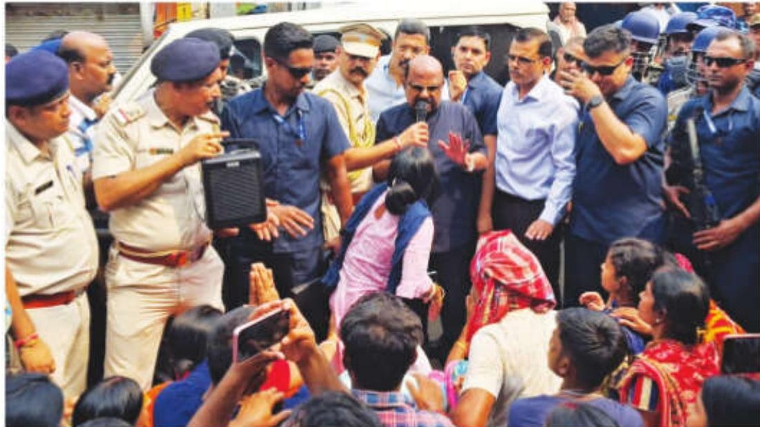 Guv shares phone number with violence victims
