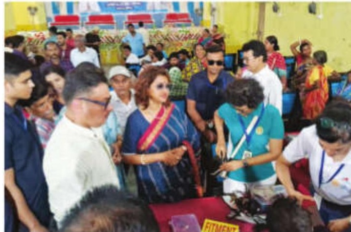 Hooghly MP Rachna Banerjee to give prosthetic arms to the needy