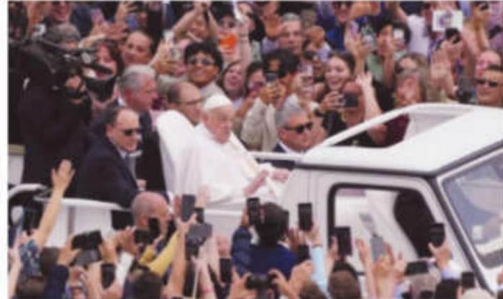 Pope Francis emerges from convalescence on Easter, delights crowd with Popemobile tour