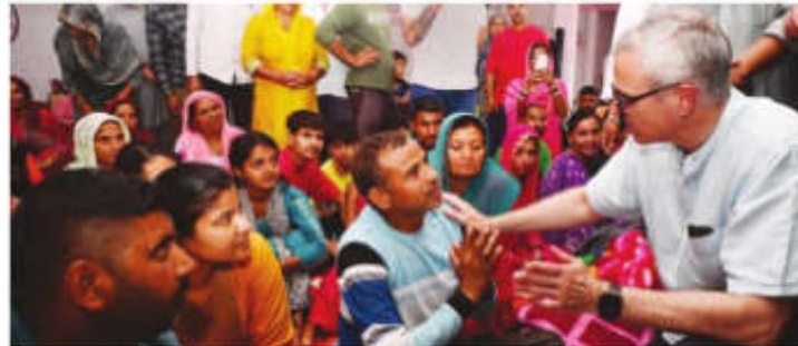 J&K CM rushes to Jammu, meets border migrants in relief camps