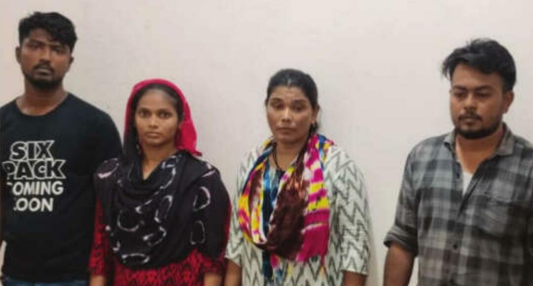 4 Bangladeshis, Indian Tout Held From Hanskhali
