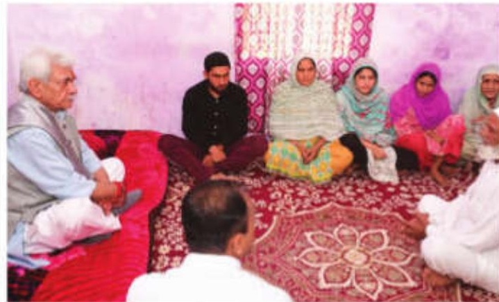 Jammu: LG Manoj Sinha visits border migrants