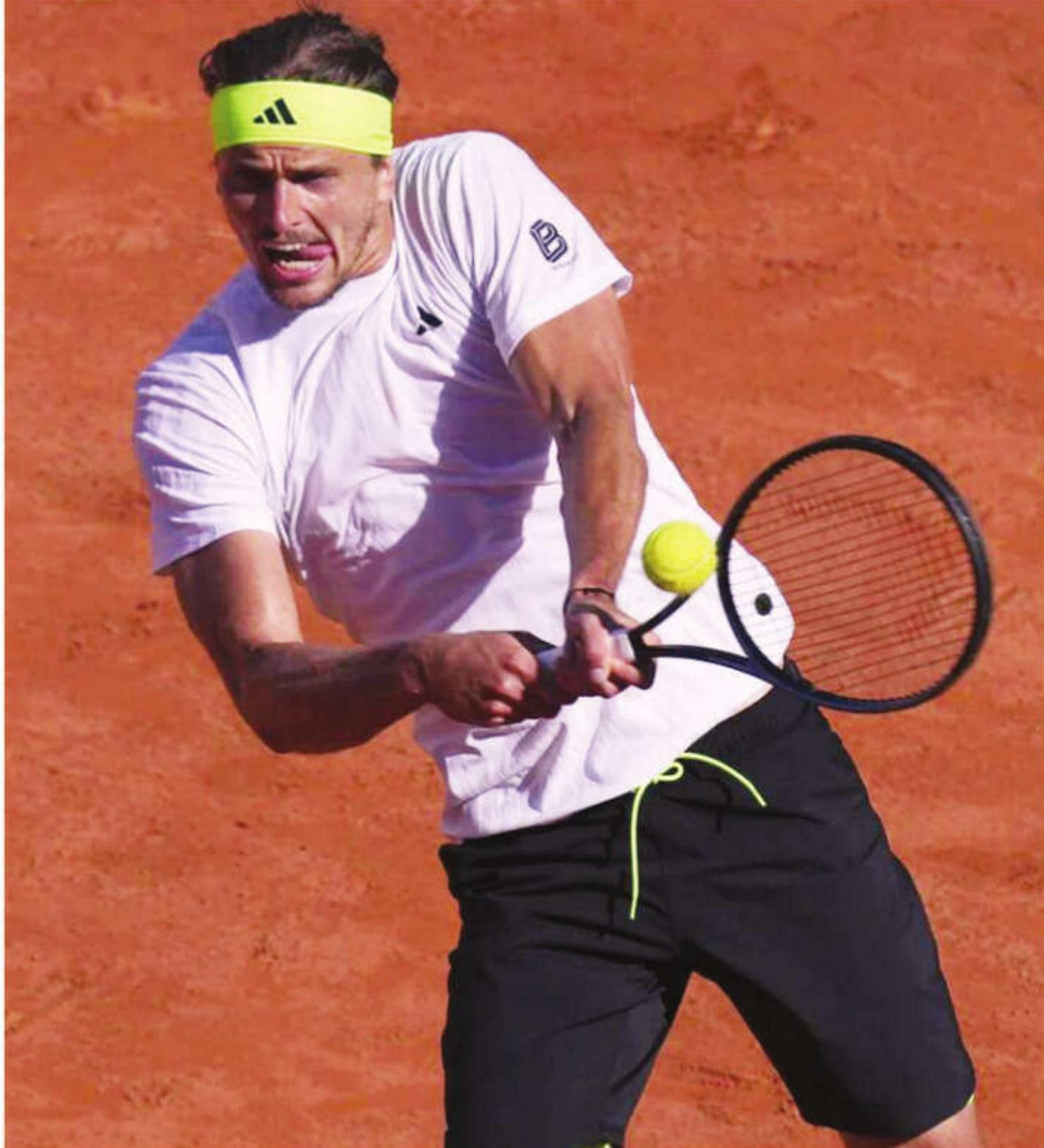Defending champion Alexander Zverev advances at Italian Open