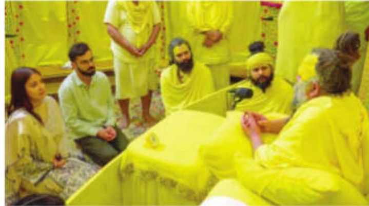 Virat Kohli, Anushka visit Sant Premanand Maharaj's ashram in Vrindavan