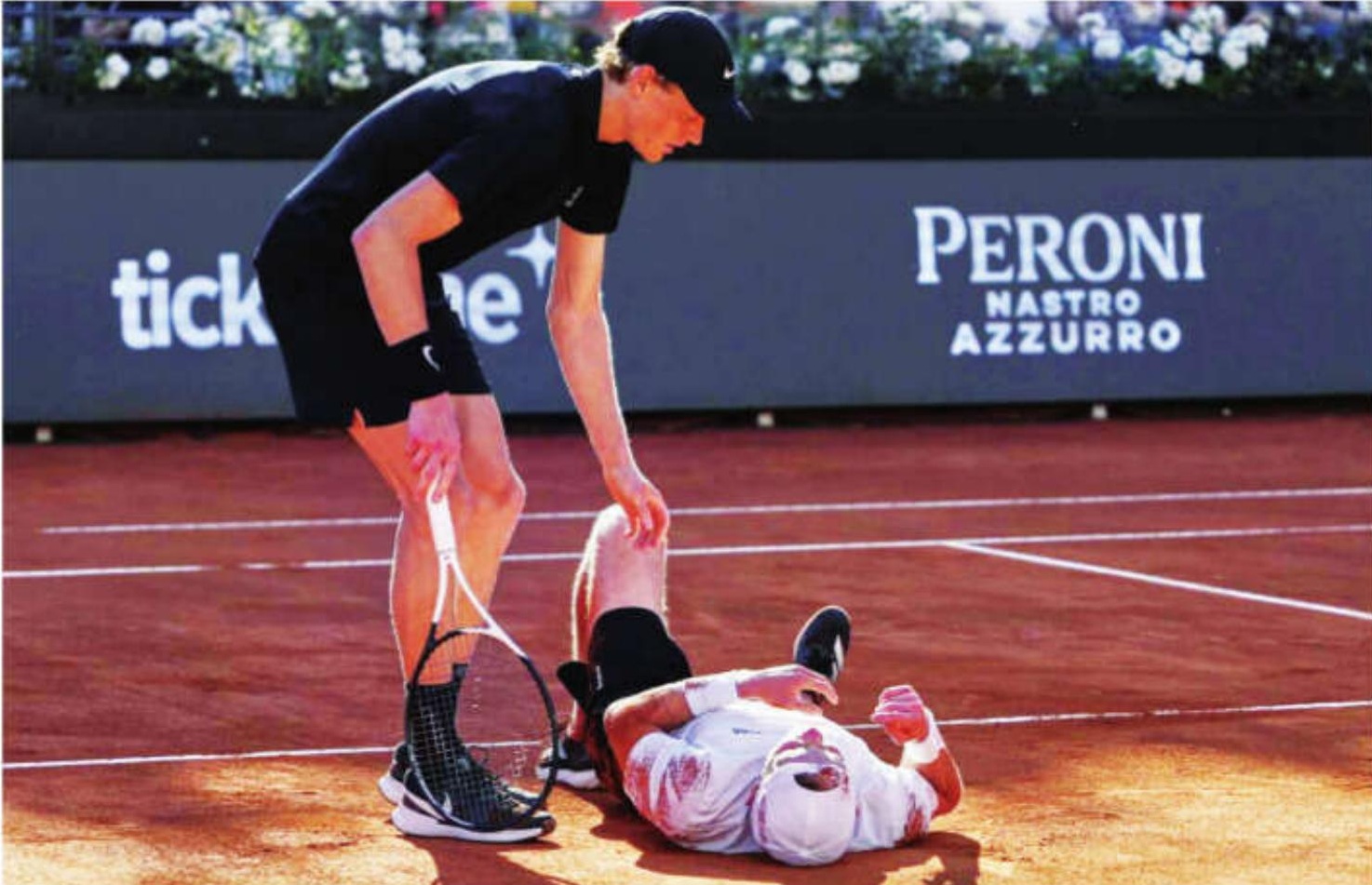 Italian Open: Sinner overcomes injured De Jong, enters 2nd round