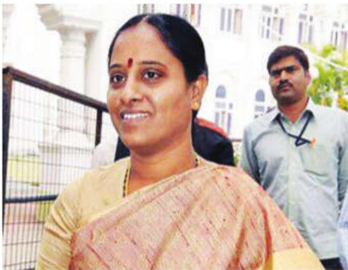 Other ministers take money to clear files: Konda Surekha