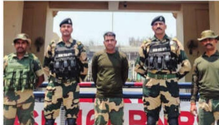BSF jawan's family walks with Hooghly residents at Tiranga Yatra