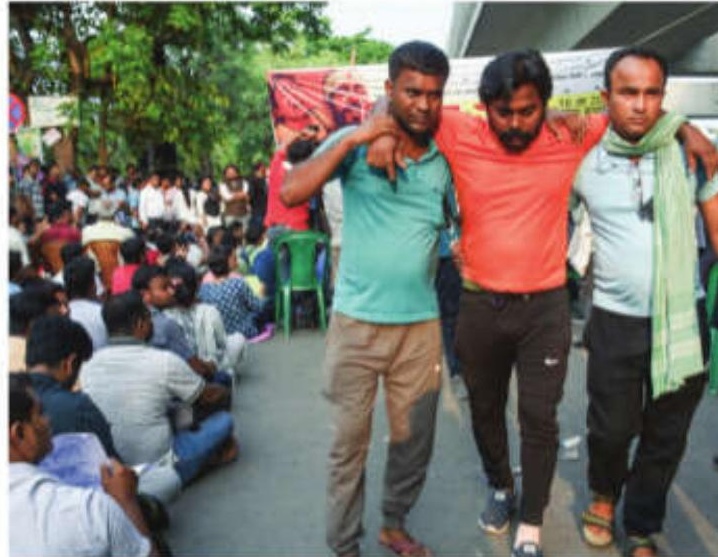 WBSSC jobscam: Protesting teachers give deadline to education minister, threaten to escalate stir