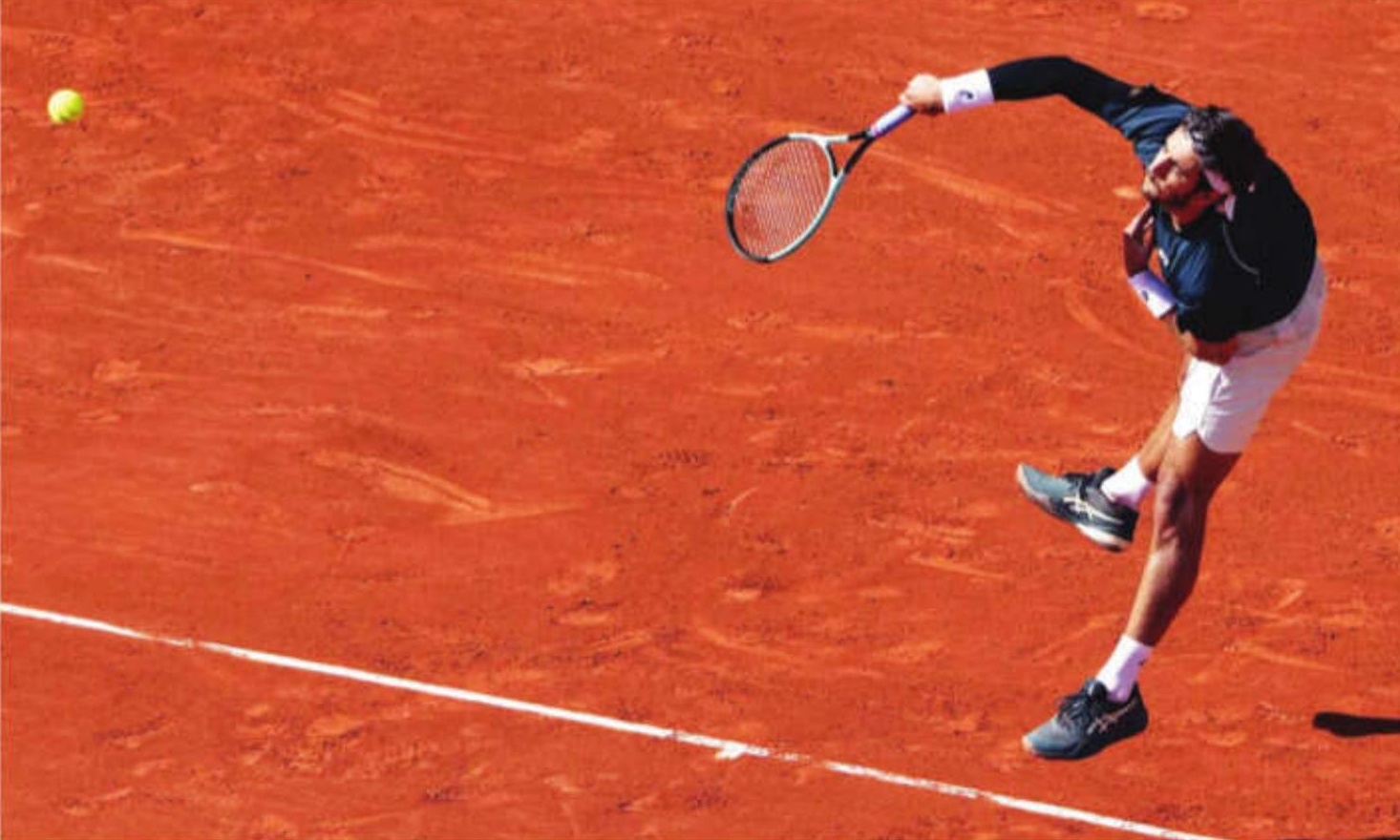 French Open: Maneiro starts with easy victory; top seed Sabalenka advances