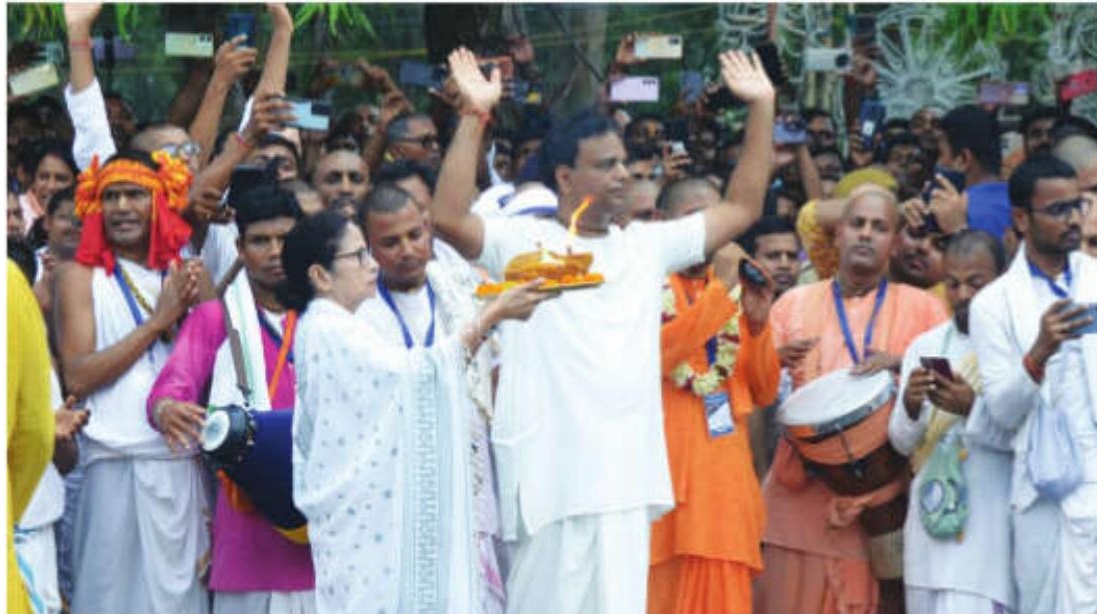 Mamata Abruptly Leaves Digha for City After Pulling Rath Ropes