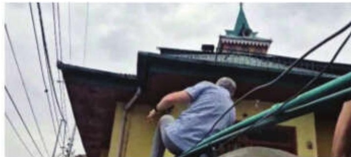 CM Omar Abdullah Scales Wall to Mark Martyrs' Day