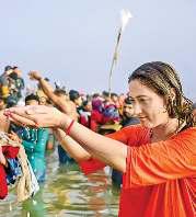 सनातन में रमे विदेशी संतों ने किया अमृत स्नान