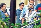 सैफ का हमलावर अब तक पकड़ से दूर, गहराया रहस्य