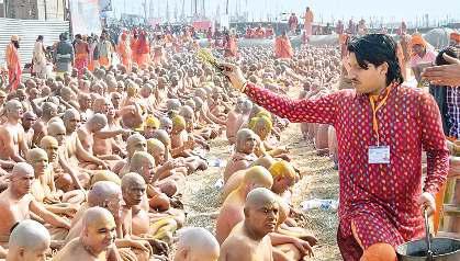 सांसारिक मोह त्याग 1500 बने नागा संन्यासी