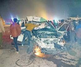 कैंटर की टक्कर से स्कार्पियो सवार दो दोस्तों की मौत, तीन की हालत गंभीर