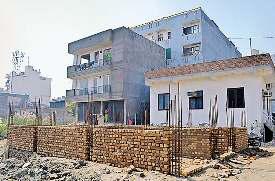 कदम-कदम पर हो रहा अवैध निर्माण, नोटिस चस्पा करके की जा रही इतिश्री