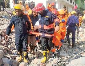 बुराड़ी में निर्माणाधीन इमारत गिरने से पांच की मौत, बिल्डर गिरफ्तार
