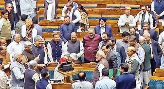 टैक्स छूट सीमा सात से बढ़ाकर 12 लाख करने से एक करोड़ लोगों को मिली राहत