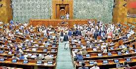 सत्ता पक्ष ने बताई मृतकों की संख्या 30, फिर भी अपनी बात पर अडिग रहे खरगे