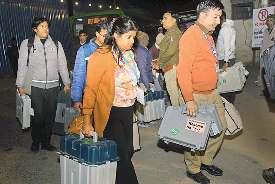 दिग्गजों की सीट पर दिनभर बदलता रहा माहौल