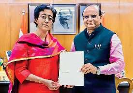 मुख्यमंत्री पद से आतिशी का इस्तीफा, एलजी ने भंग की सातवीं विधानसभा