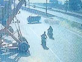 दोस्तों के साथ मुरथल पराठे खाने गए दिल्ली के युवक को एंबुलेंस ने कुचला