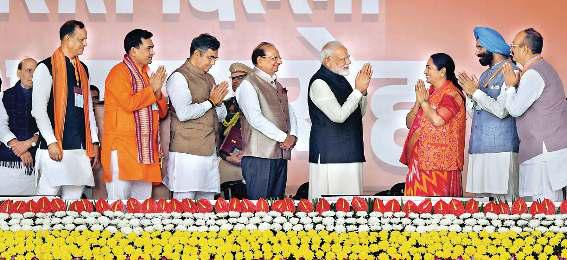 रेखा कैबिनेट में कोई उद्योगपति तो कोई डाक्टर