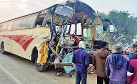 दो सड़क दुर्घटनाओं में दिल्ली के तीर्थयात्री समेत 11 की जान गई