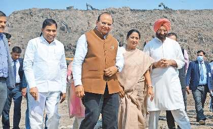 भलस्वा लैंडफिल को सुंदर बनाने की शुरुआत, सीएम-एलजी ने रोपे पौधे