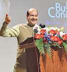 चुनौतियों के साथ निहित स्वर्णिम भविष्य की संभावनाएं : बिरला