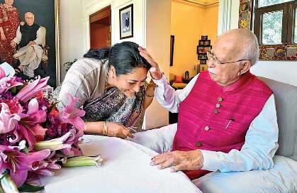 आडवाणी जी की दूरदृष्टि हमें निरंतर आगे बढ़ने की प्रेरणा देती है:रेखा गुप्ता