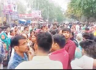 मोबाइल नहीं छीन सके तो जान ले ली