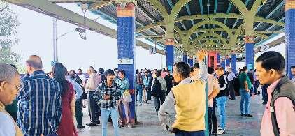 रेड लाइन पर केबल चोरी होने से साढ़े सात घंटे तक प्रभावित रही मेट्रो सेवा