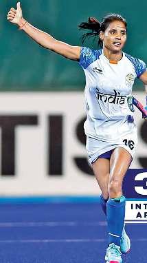 158 अंतरराष्ट्रीय गोल दागने के बाद वंदना ने हाकी टांगी