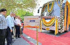 आइजीआइ एयरपोर्ट से आगरा के लिए शुरू हुई लक्जरी बस सेवा