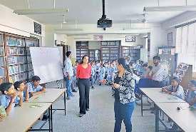 छात्रों को किया प्लास्टिक से दूरी बनाने को जागरूक