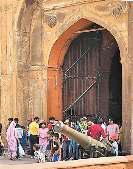 राष्ट्रीय राजधानी में कुछ दिन गुजारें पर्यटक, इसके लिए गुजरात की तर्ज पर करेंगे ब्रांडिंग