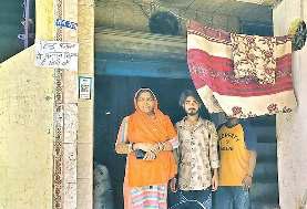 बिगड़ रहे माहौल और डर से हिंदू परिवार कर रहे हैं पलायन