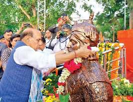'हमारे राष्ट्रीय नायक महाराणा प्रताप और शिवाजी हैं'