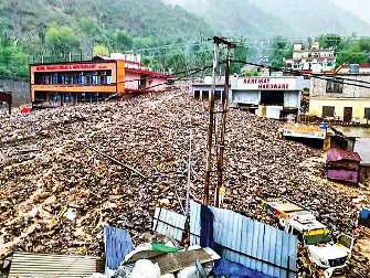 जम्मू-कश्मीर के रामबन में बादल फटने से तबाही,भूस्खलन से बढ़ा संकट