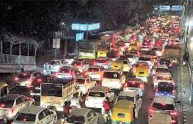 वीवीआइपी मूवमेंट से सड़कों पर थमी वाहनों की रफ्तार