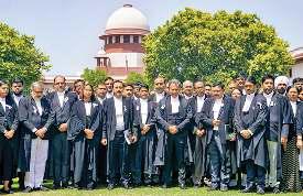 सुप्रीम कोर्ट ने दी मृतकों को श्रद्धांजलि