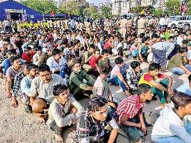 गुजरात में बांग्लादेशी घुसपैठियों की धरपकड़, एक हजार धरे गए