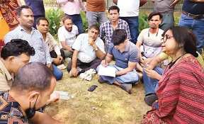 आग लगने के बाद दिल्ली हाट में बची सिर्फ राख