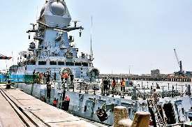 भारतीय नौसेना ने तेज किया अरब सागर में अपना अभ्यास