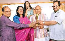 'संगीतमय' 'बैठक' में सजी कविता और जसपिंदर के सुरीले गीतों की महफिल