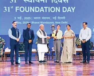 मेट्रो में माल ढोने के लिए अलग से एक कोच जोड़ा जाए: मनोहर लाल