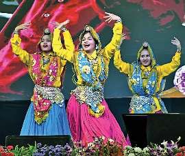 संस्कृत सुरों पर बिखेरा नृत्य का जादू